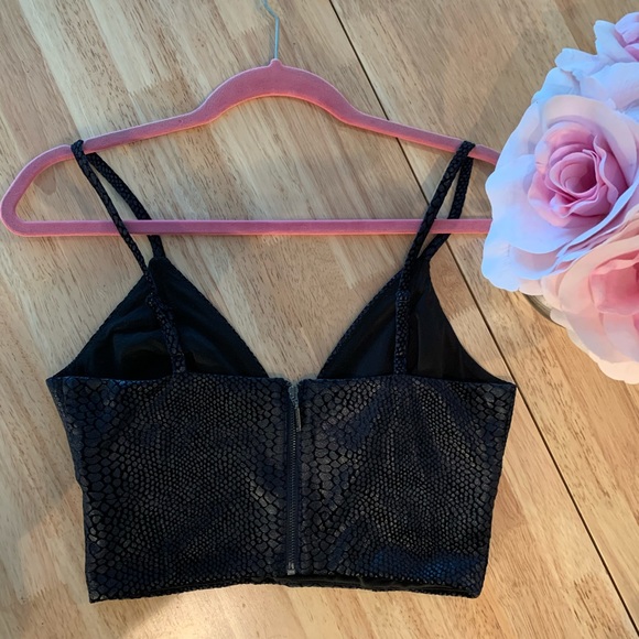 Guess snakeskin velvet crop top - Picture 2 of 3